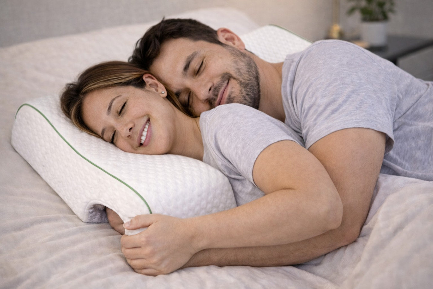 Duvelle Embrace™ Couples Pillow